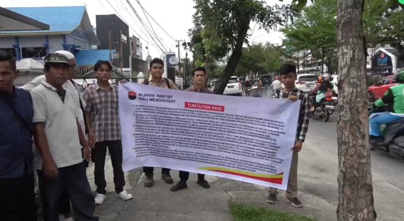 Nilai Hakim PN Bangkinang Berpihak, Puluhan Petani dan Mahasiswa Gelar Aksi di PT Pekanbaru